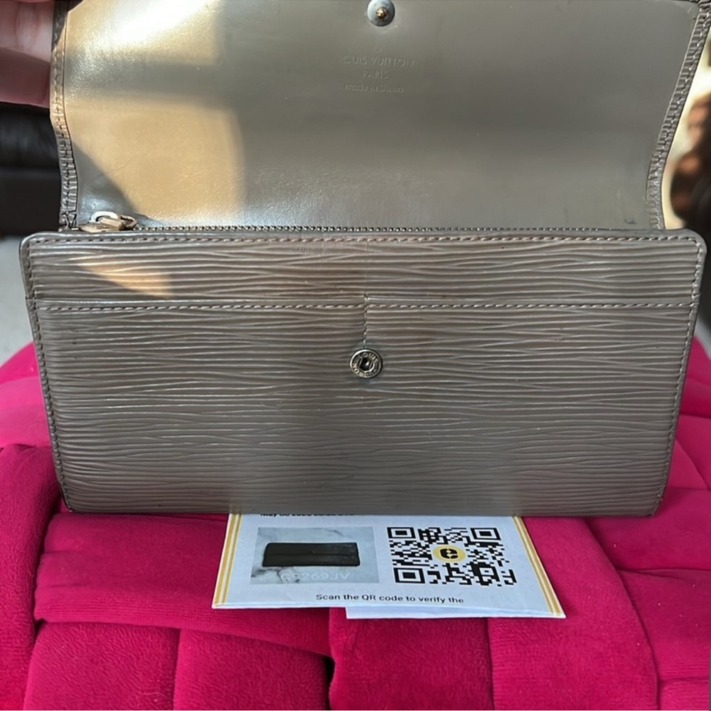 Louis Vuitton Gray Epi Leather Wallet - Picture 10 of 12